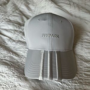 Ivy park (Beyoncé) unisex hat. 1 size as there is an elastic band at back